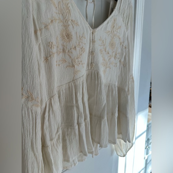 American Eagle Women’s Medium Embroidered Tunic Top Long Sleeves Tiered Boho - Picture 5 of 9